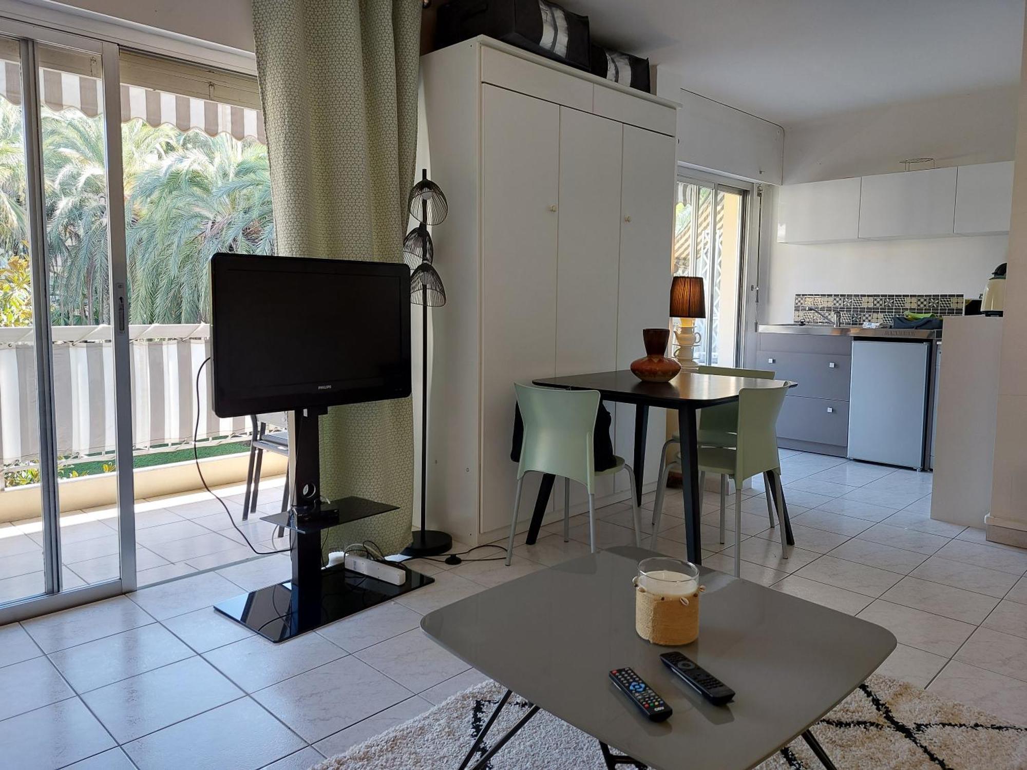 Studio Montrose Cannes - Axelle Loc'Appart Luaran gambar